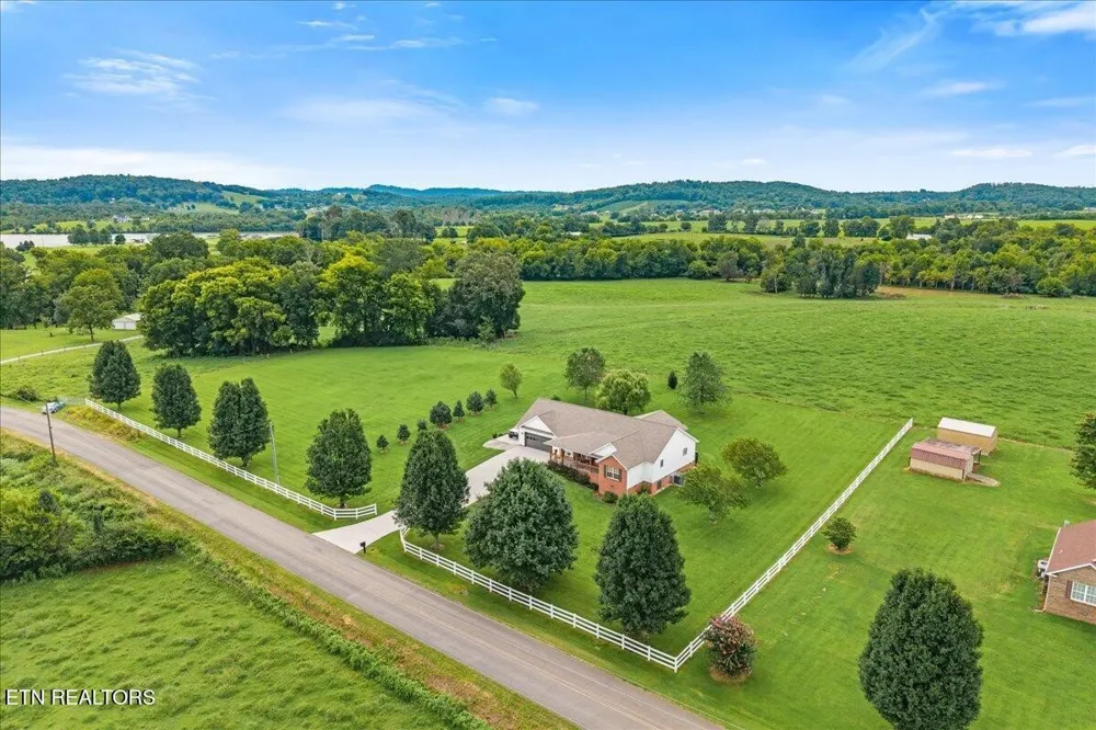 165 County Road 326 Sweetwater, TN 37874