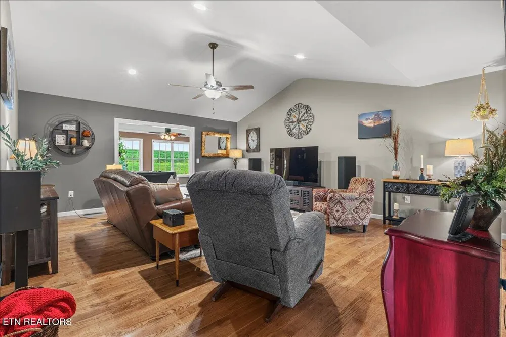 165 County Road 326 Sweetwater, TN 37874