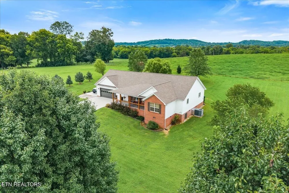 165 County Road 326 Sweetwater, TN 37874
