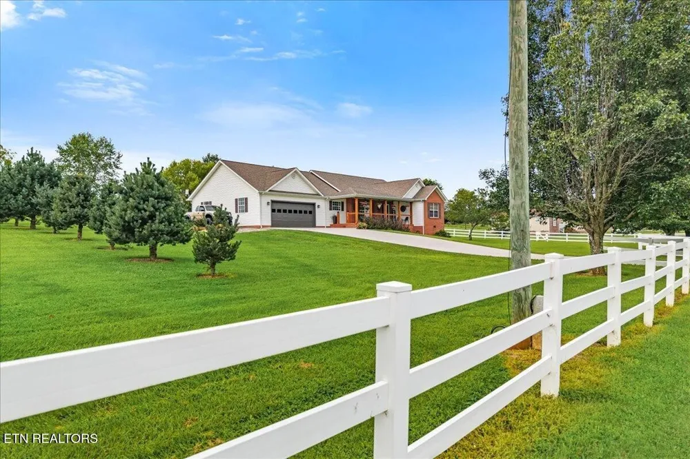 165 County Road 326 Sweetwater, TN 37874