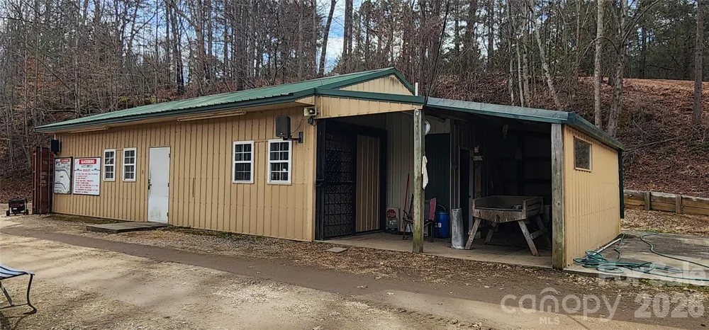 128 Hughey Lake Road Blacksburg, SC 29702