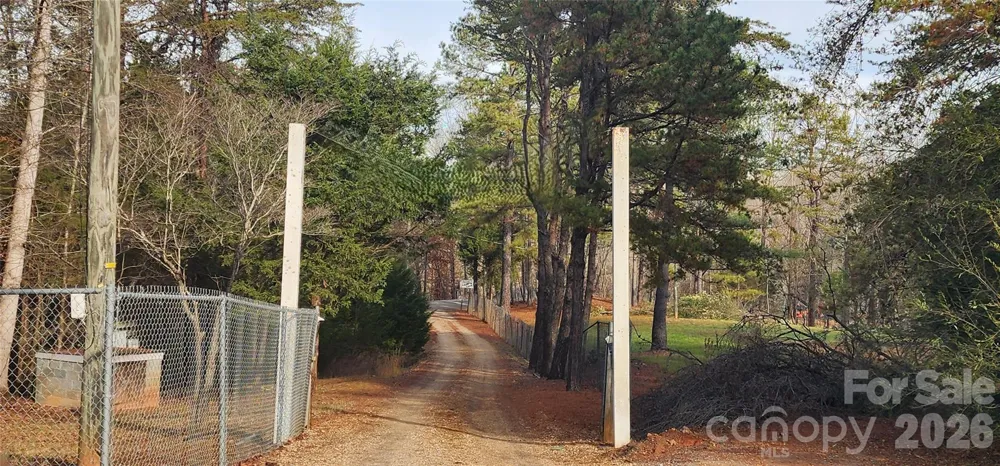 128 Hughey Lake Road Blacksburg, SC 29702