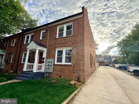 2920 8TH STREET NE #2