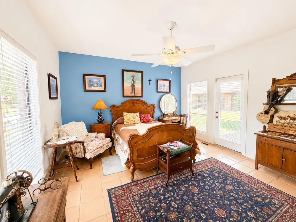 405 Pryor Avenue Pocola, OK 74902