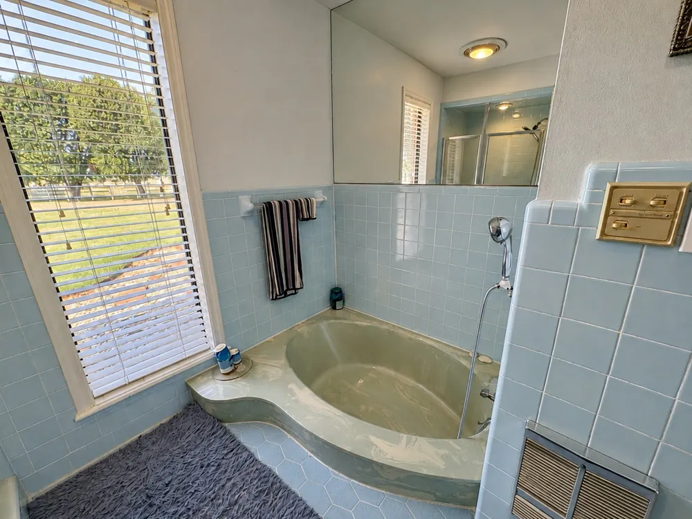 405 Pryor Avenue Pocola, OK 74902