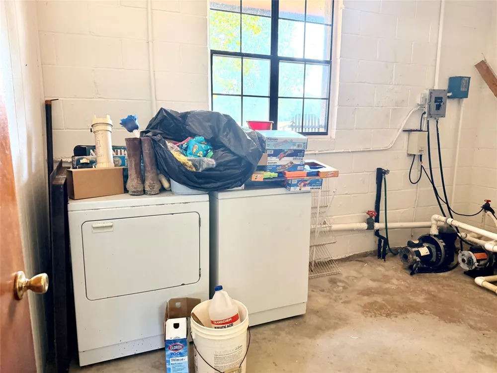 405 Pryor Avenue Pocola, OK 74902