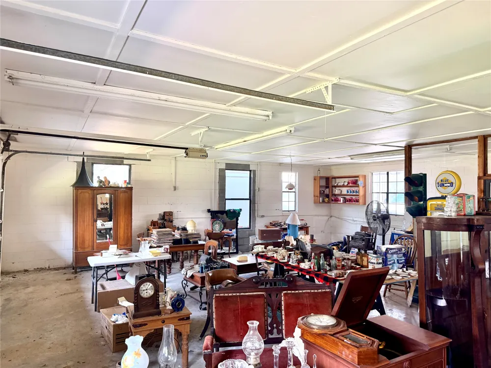 405 Pryor Avenue Pocola, OK 74902