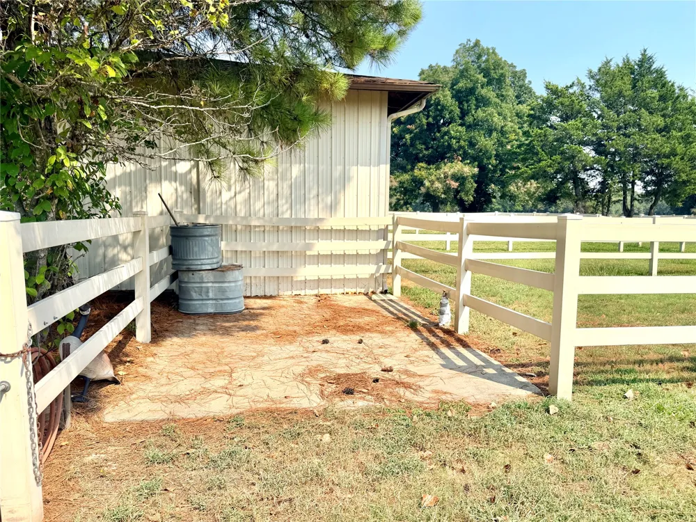 405 Pryor Avenue Pocola, OK 74902