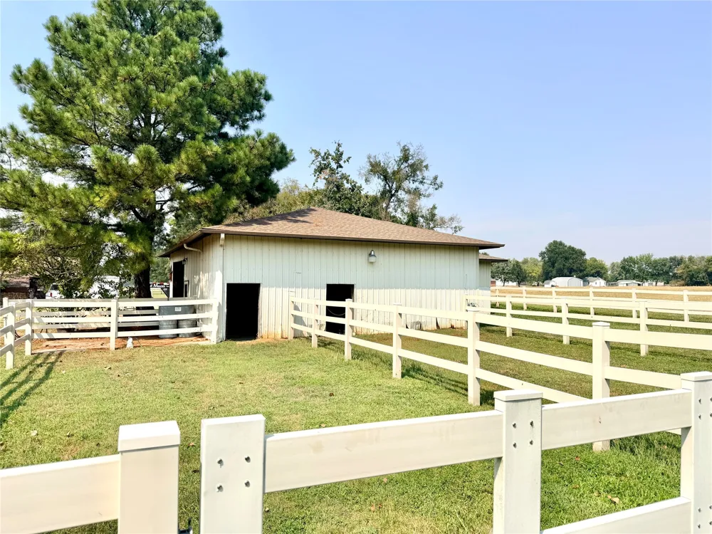 405 Pryor Avenue Pocola, OK 74902