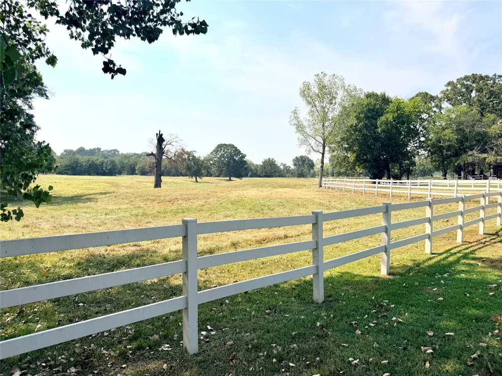 405 Pryor Avenue Pocola, OK 74902
