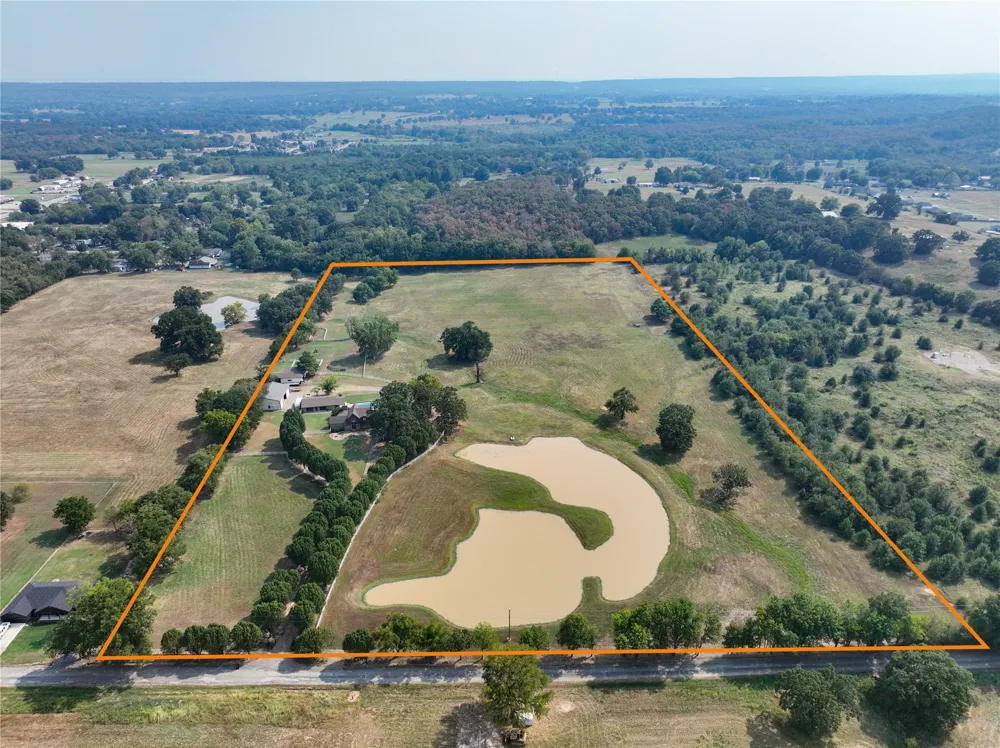 405 Pryor Avenue Pocola, OK 74902