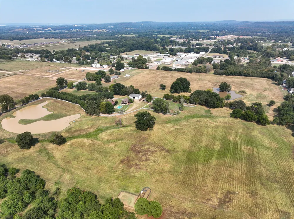 405 Pryor Avenue Pocola, OK 74902