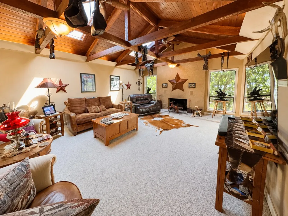 405 Pryor Avenue Pocola, OK 74902