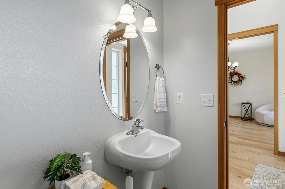 4420 NE 97 STREET Vancouver, WA 98665