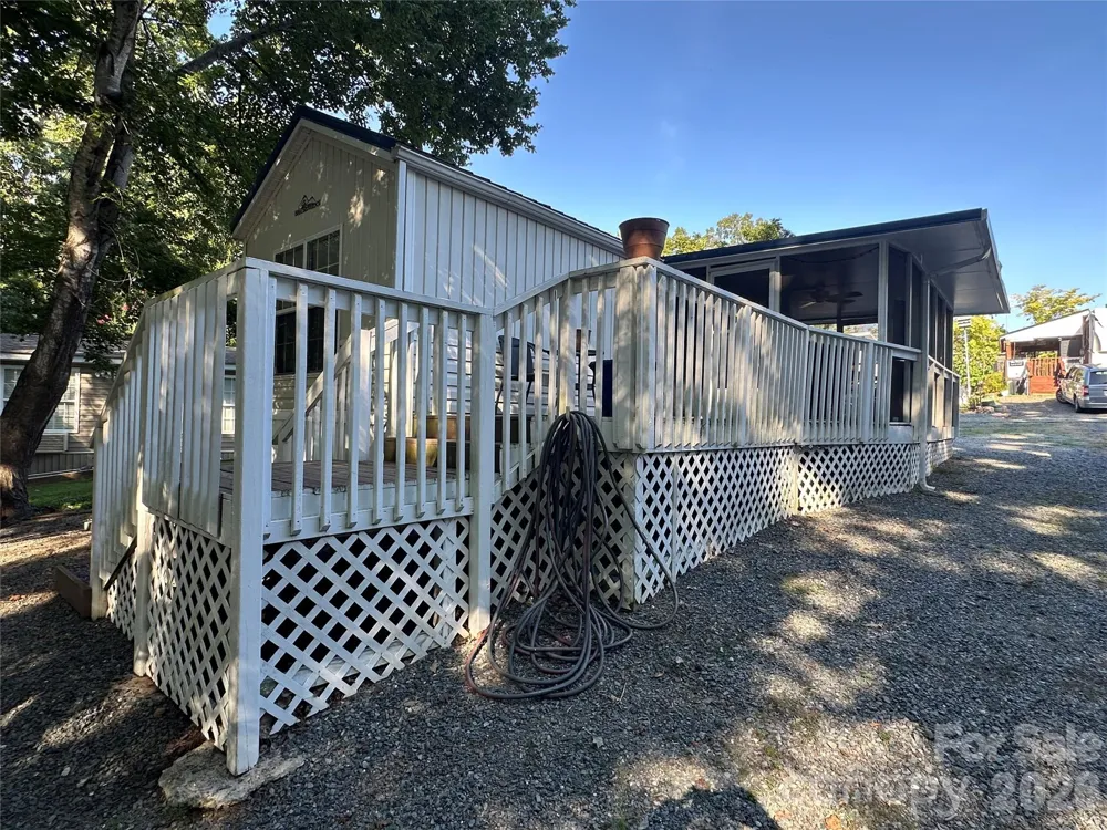 114 Walnut Circle New London, NC 28127
