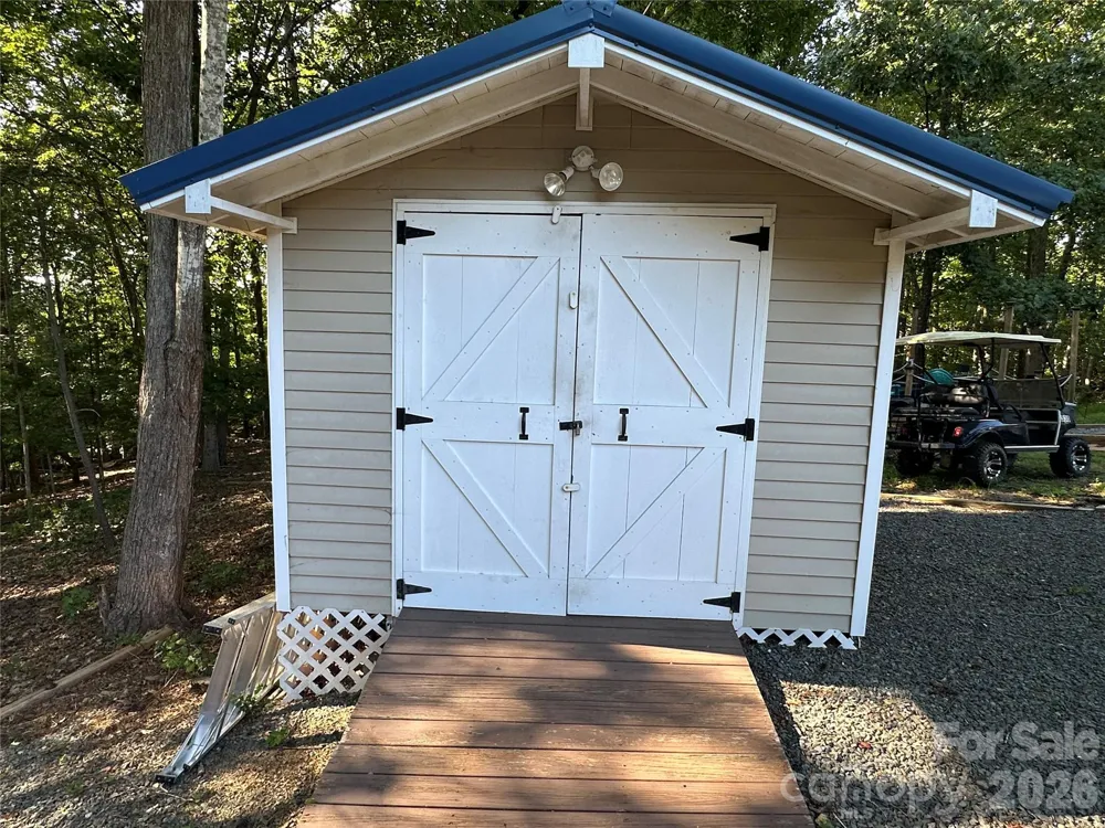 114 Walnut Circle New London, NC 28127