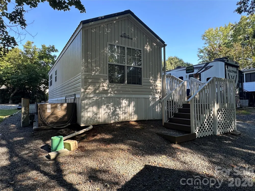 114 Walnut Circle New London, NC 28127