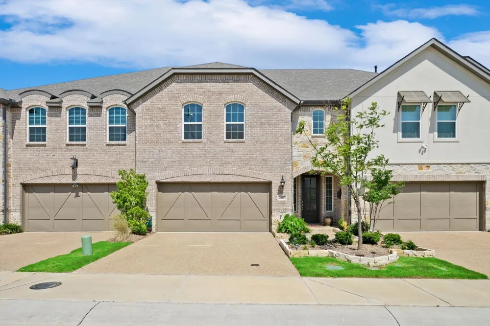 205 Somerset Drive Lewisville, TX 75056