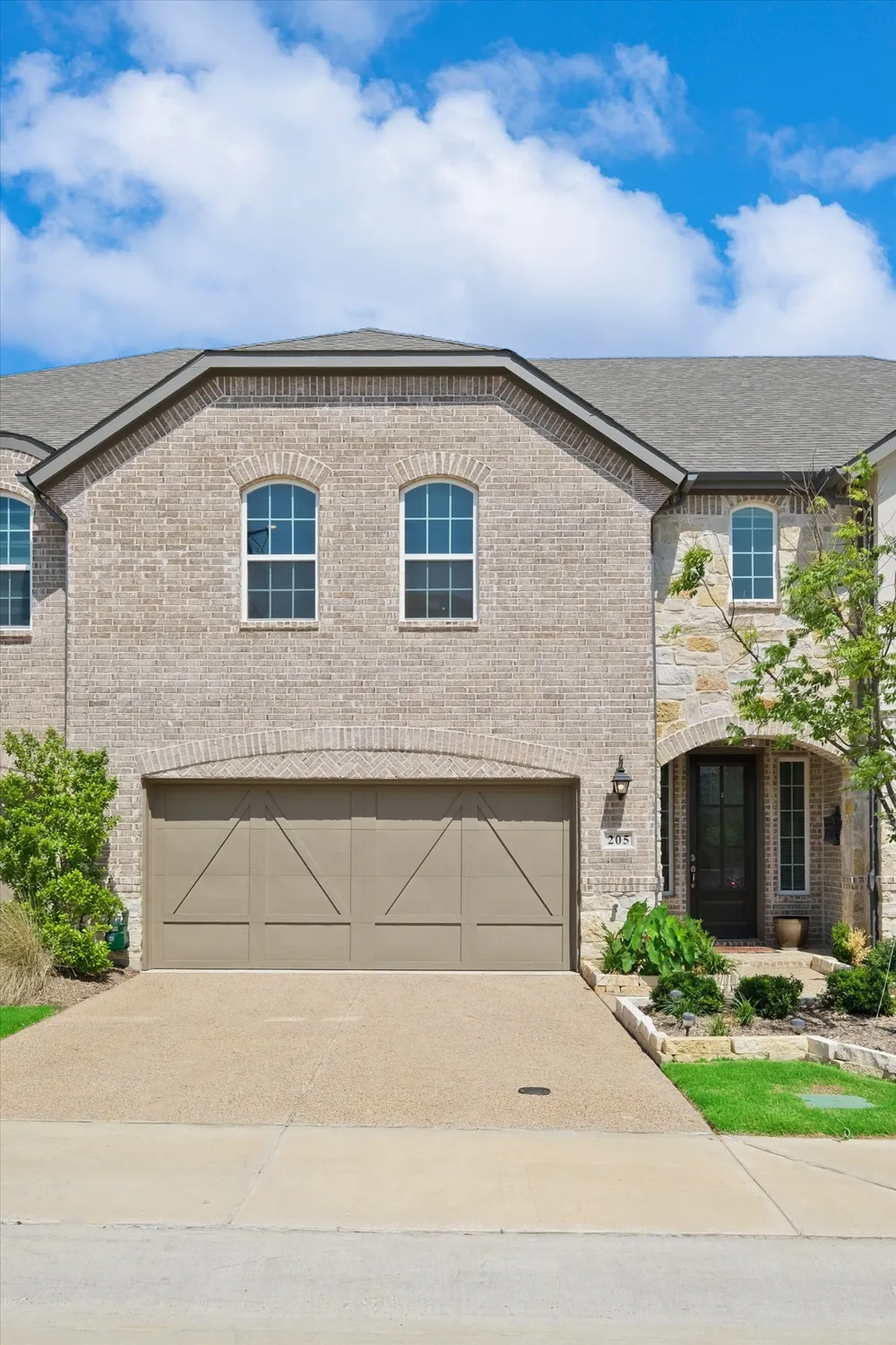 205 Somerset Drive Lewisville, TX 75056