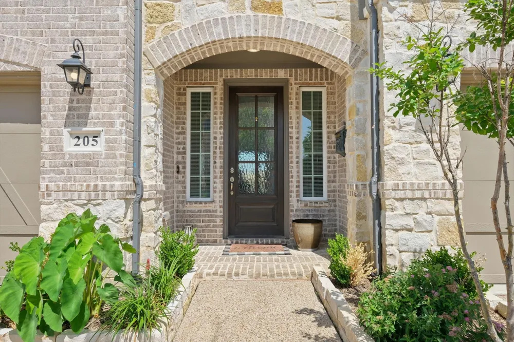 205 Somerset Drive Lewisville, TX 75056