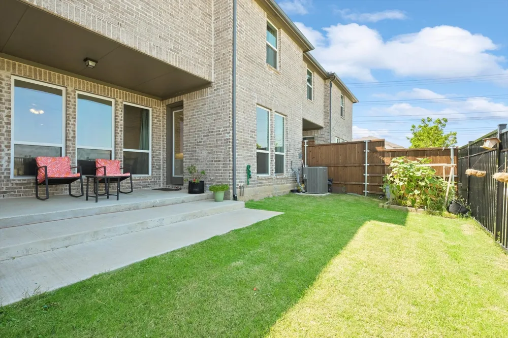 205 Somerset Drive Lewisville, TX 75056