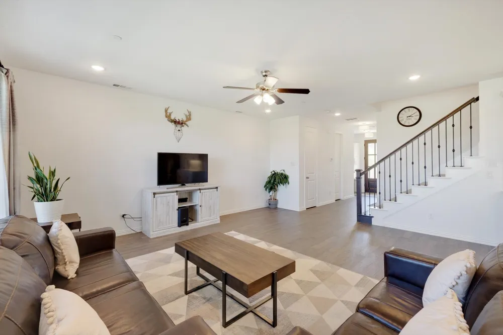 205 Somerset Drive Lewisville, TX 75056