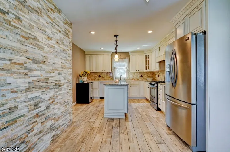 416 Giles Ave Middlesex, NJ 08846