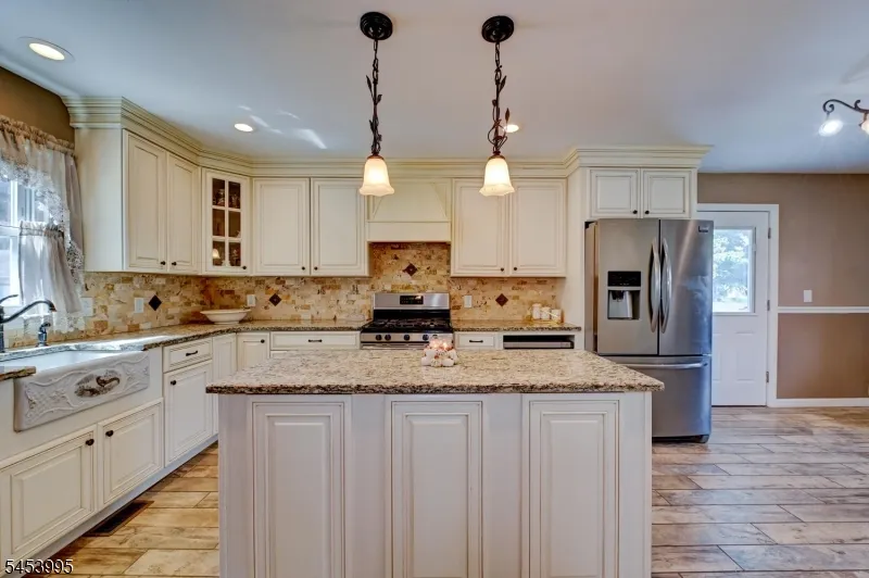 416 Giles Ave Middlesex, NJ 08846
