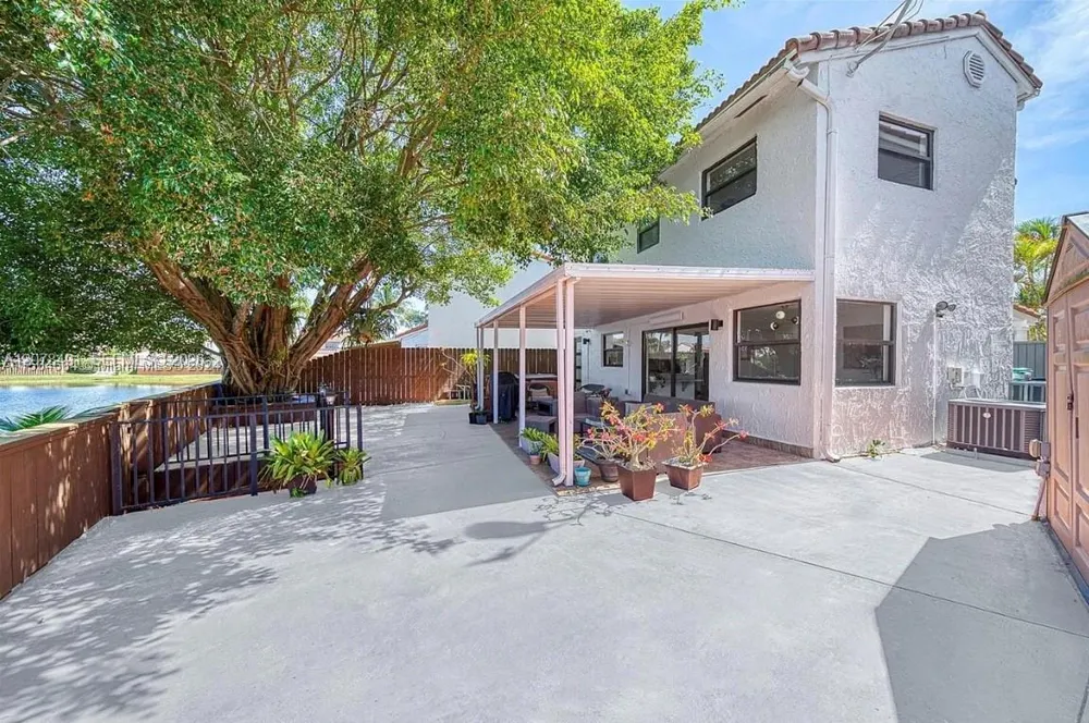 13267 SW 9th Ln Miami, FL 33184