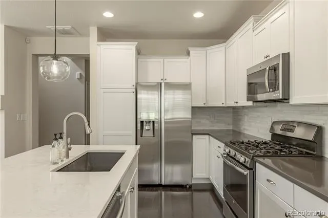 9068 E Phillips Drive Englewood, CO 80112