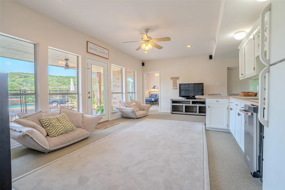 9210 Ravenswood Road Granbury, TX 76049