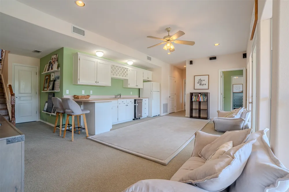 9210 Ravenswood Road Granbury, TX 76049
