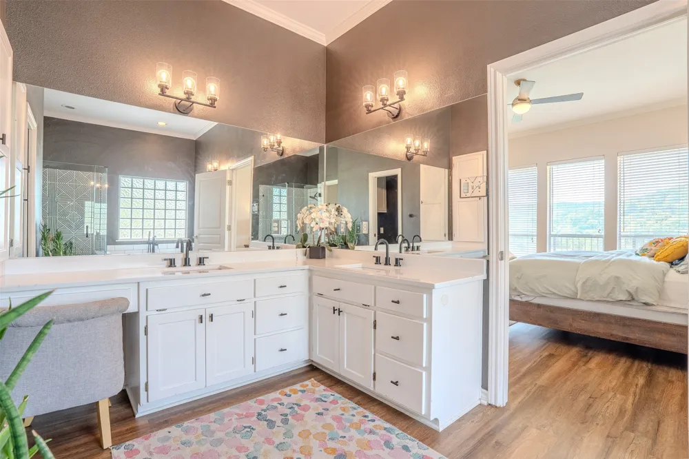 9210 Ravenswood Road Granbury, TX 76049