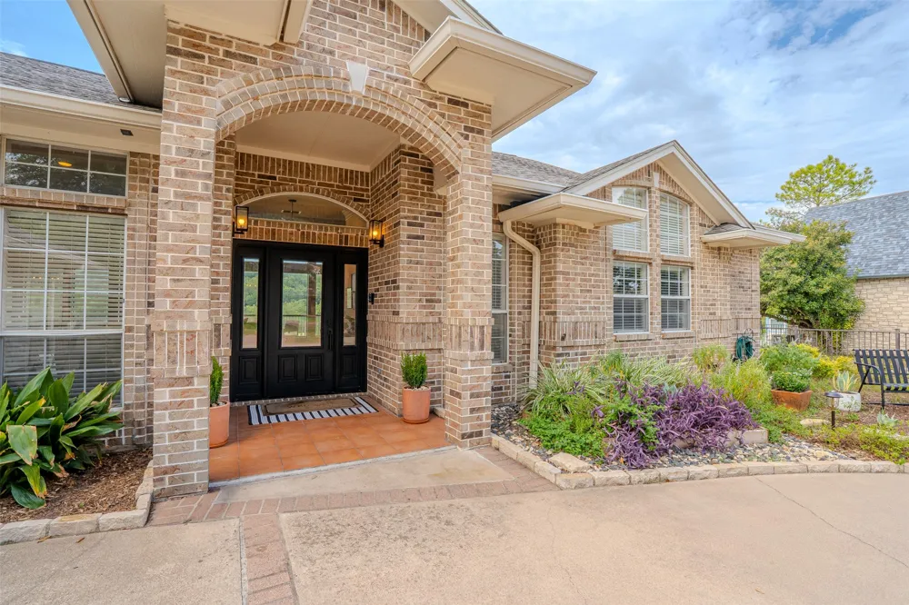 9210 Ravenswood Road Granbury, TX 76049