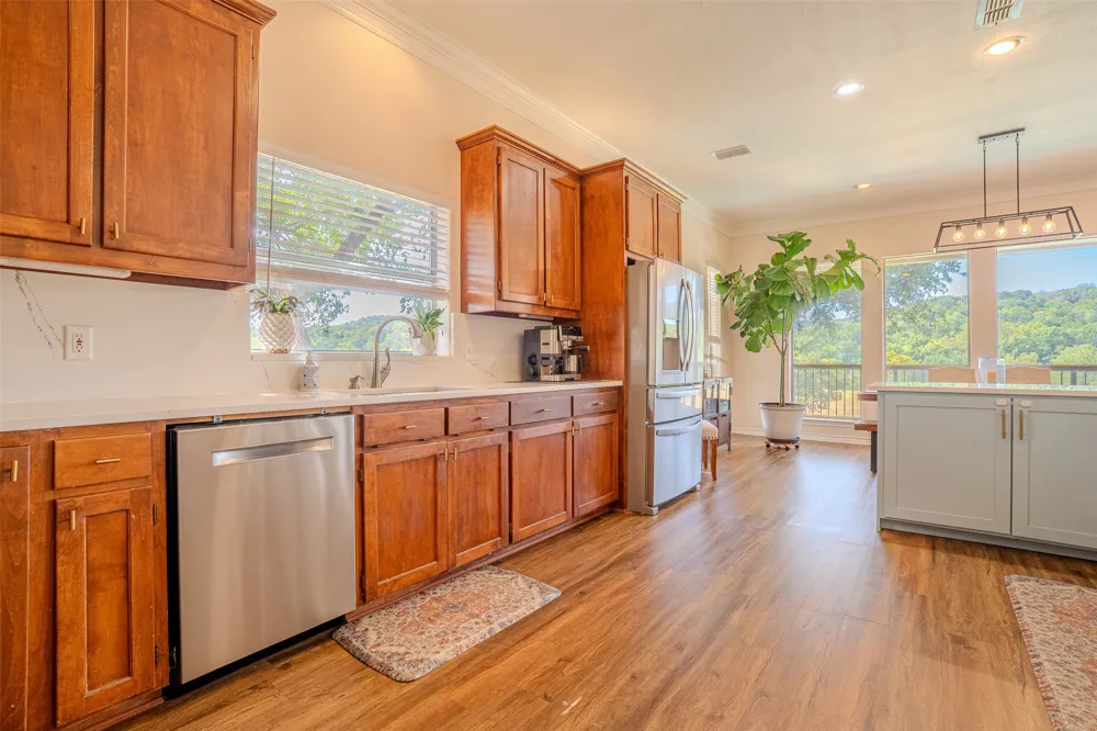 9210 Ravenswood Road Granbury, TX 76049