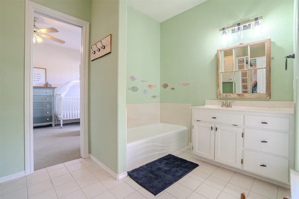 9210 Ravenswood Road Granbury, TX 76049
