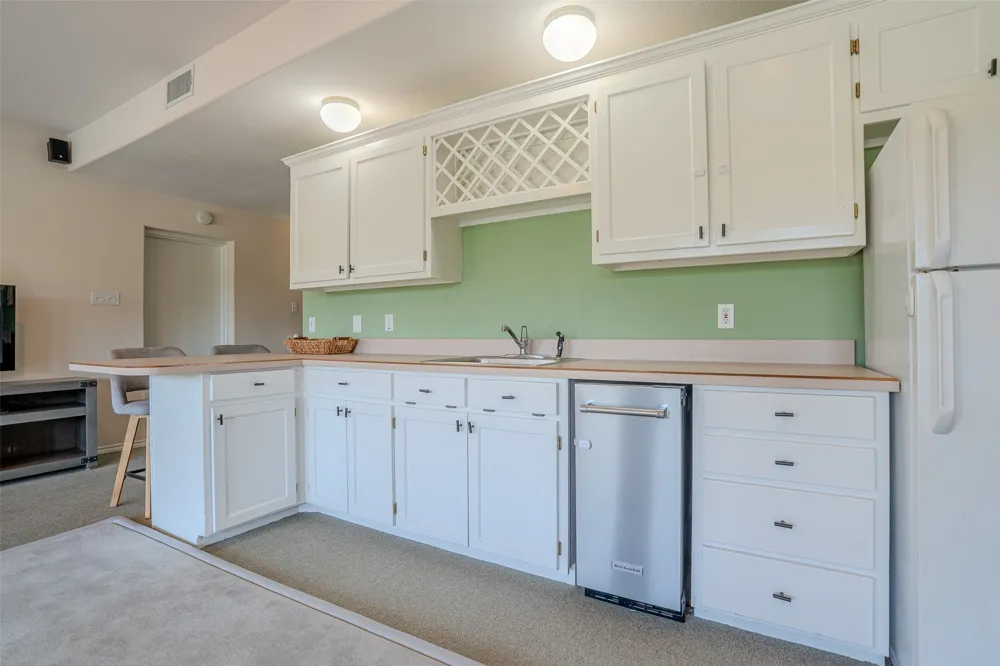 9210 Ravenswood Road Granbury, TX 76049