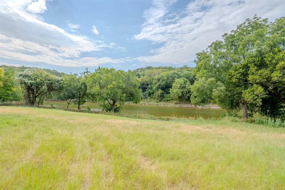9210 Ravenswood Road Granbury, TX 76049