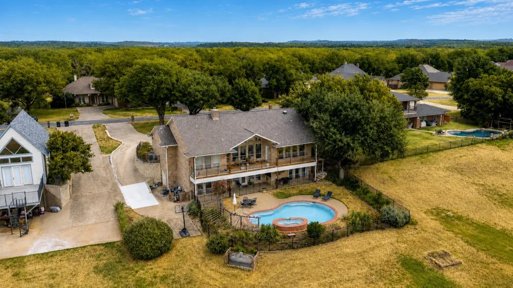 9210 Ravenswood Road Granbury, TX 76049