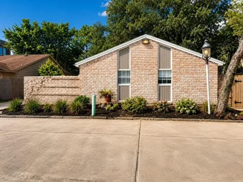 5810 Fairdale Lane