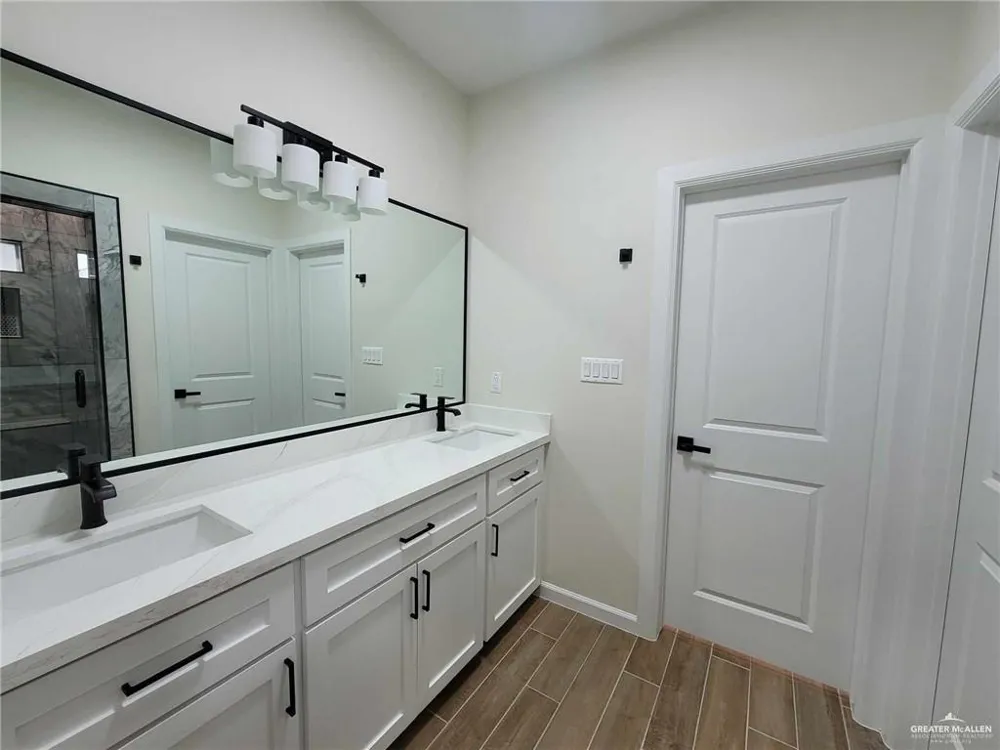 729 Saint Vincent Drive Alamo, TX 78516