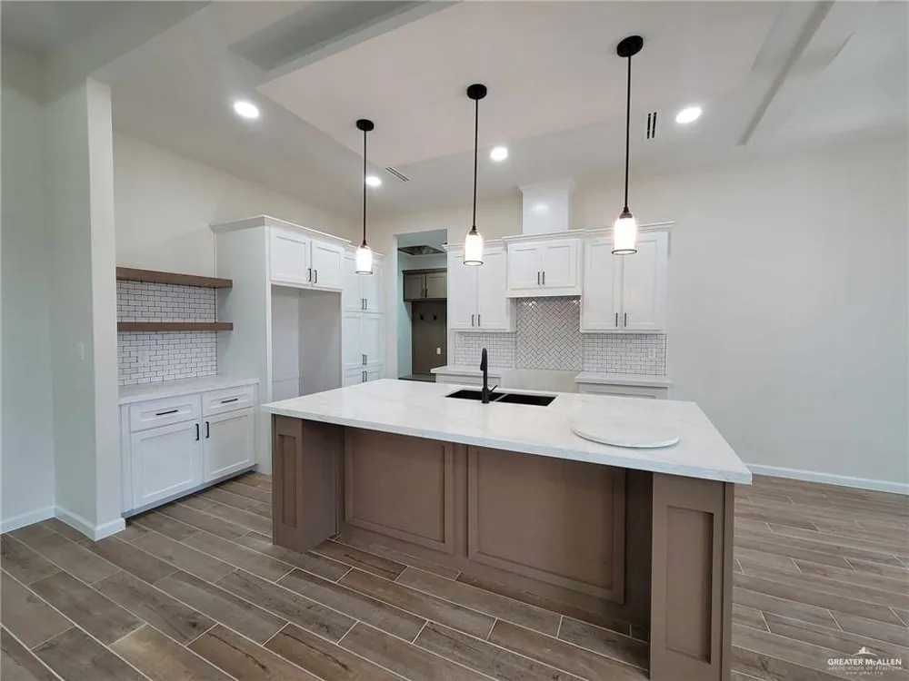 729 Saint Vincent Drive Alamo, TX 78516