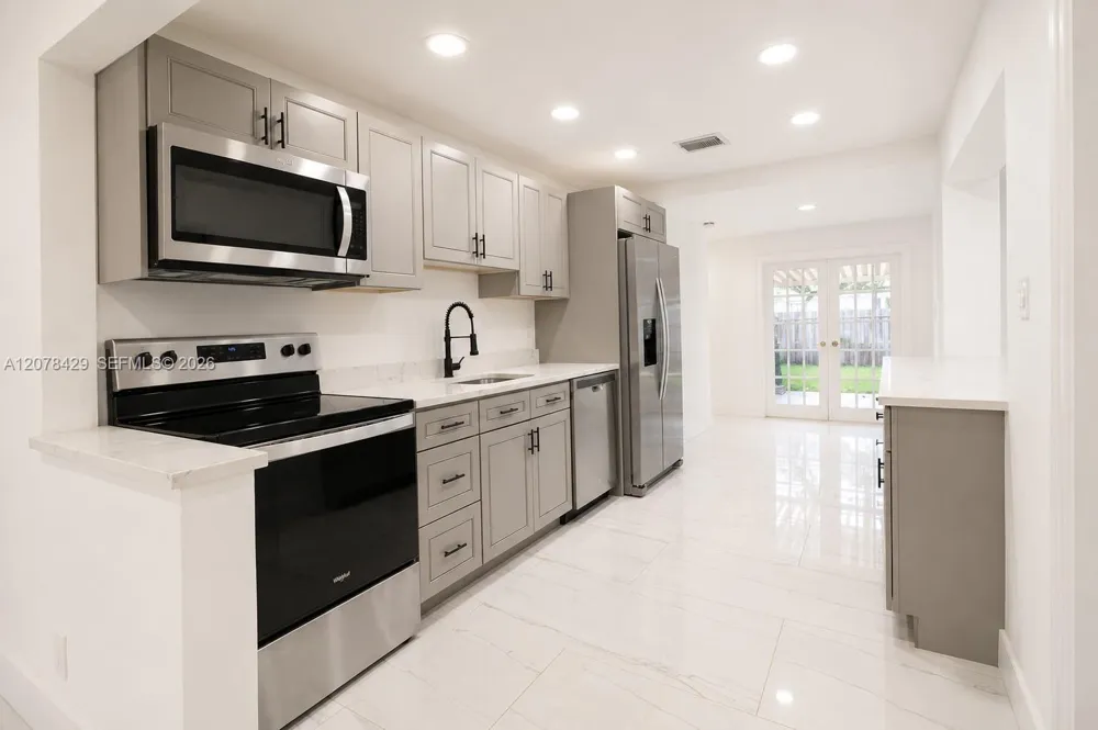 5225 NE 1st Ave Fort Lauderdale, FL 33334