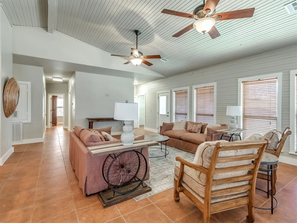 1656 McNally Road Eufaula, OK 74432