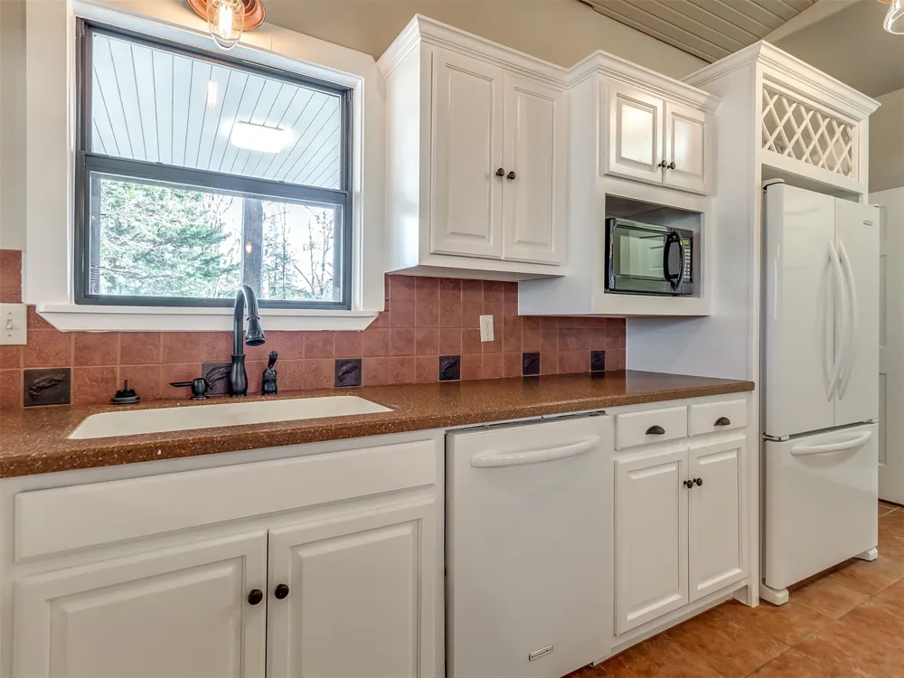 1656 McNally Road Eufaula, OK 74432