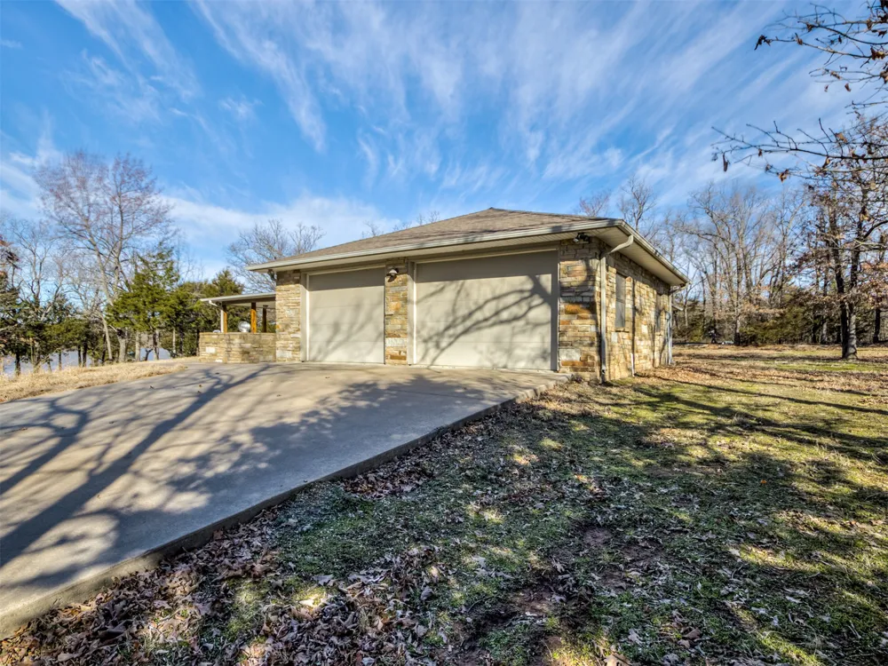 1656 McNally Road Eufaula, OK 74432