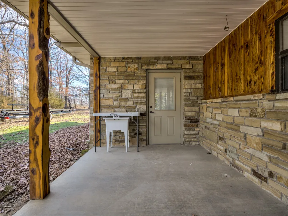 1656 McNally Road Eufaula, OK 74432