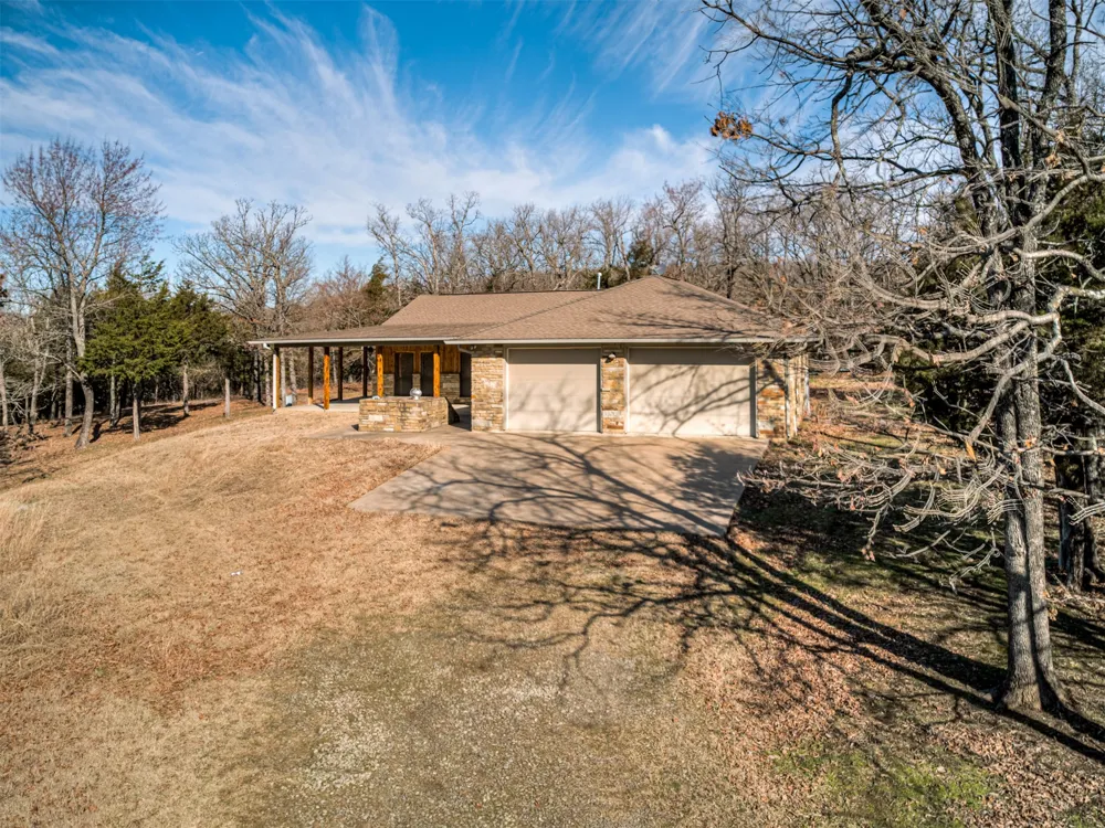 1656 McNally Road Eufaula, OK 74432