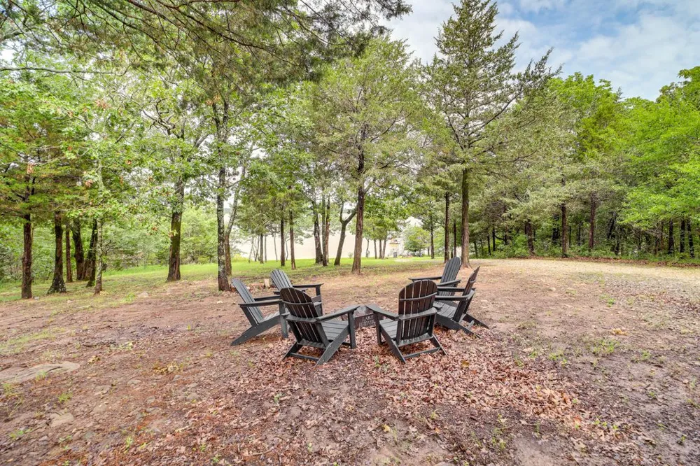 1656 McNally Road Eufaula, OK 74432
