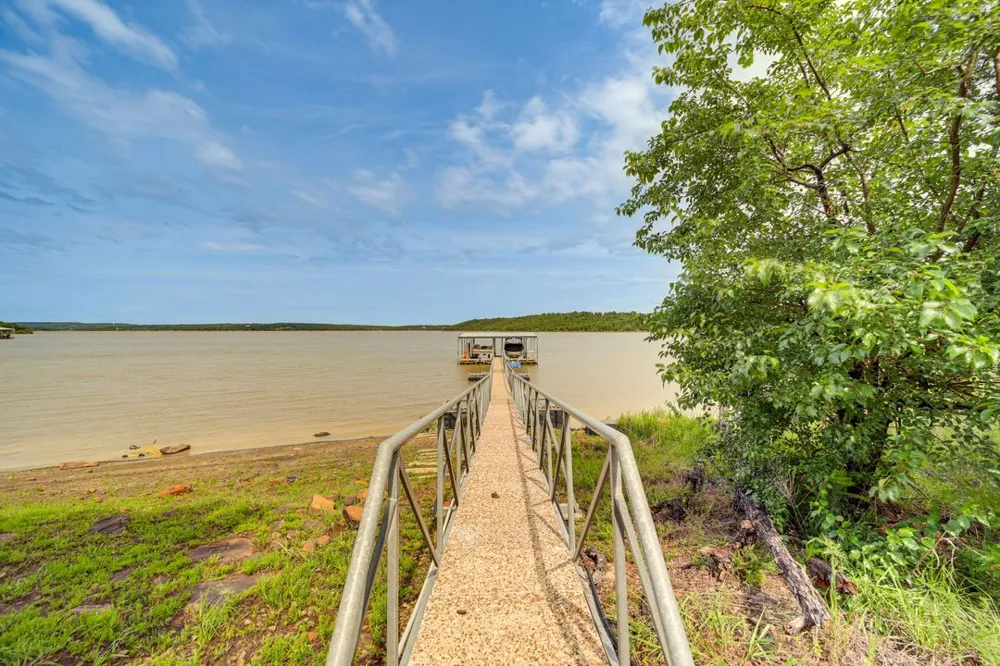 1656 McNally Road Eufaula, OK 74432